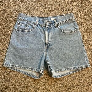 Levi’s vintage Jean shorts -size 9